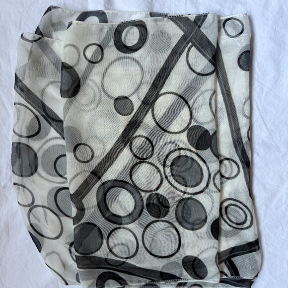 Lot of 4 scarves, gauzy blue, gauzy cream, B&W geometric, leopard, various sizes - Picture 5 of 6